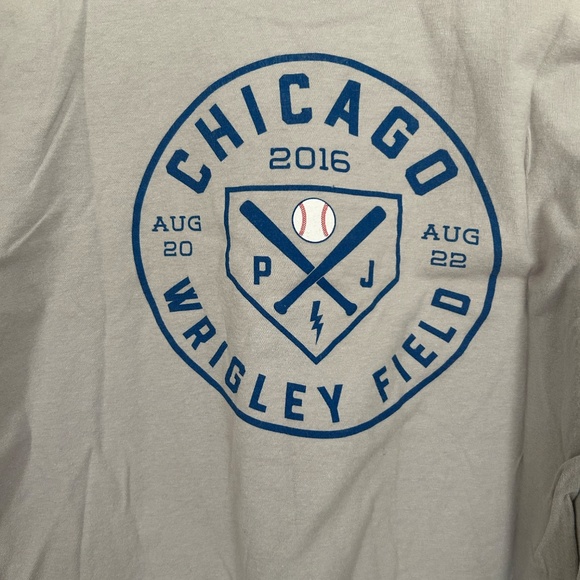 Pearl Jam Limited Edition Concert T-Shirt - Picture 3 of 4